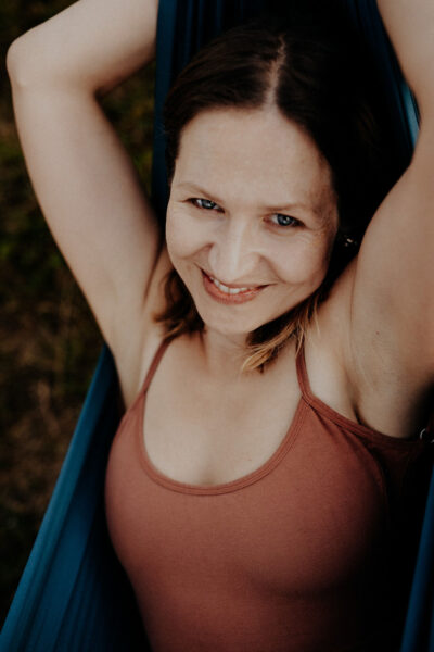 Basia Kryńska - Olejkowa Szkoła - aroma yoga twarzy, masaż twarzy