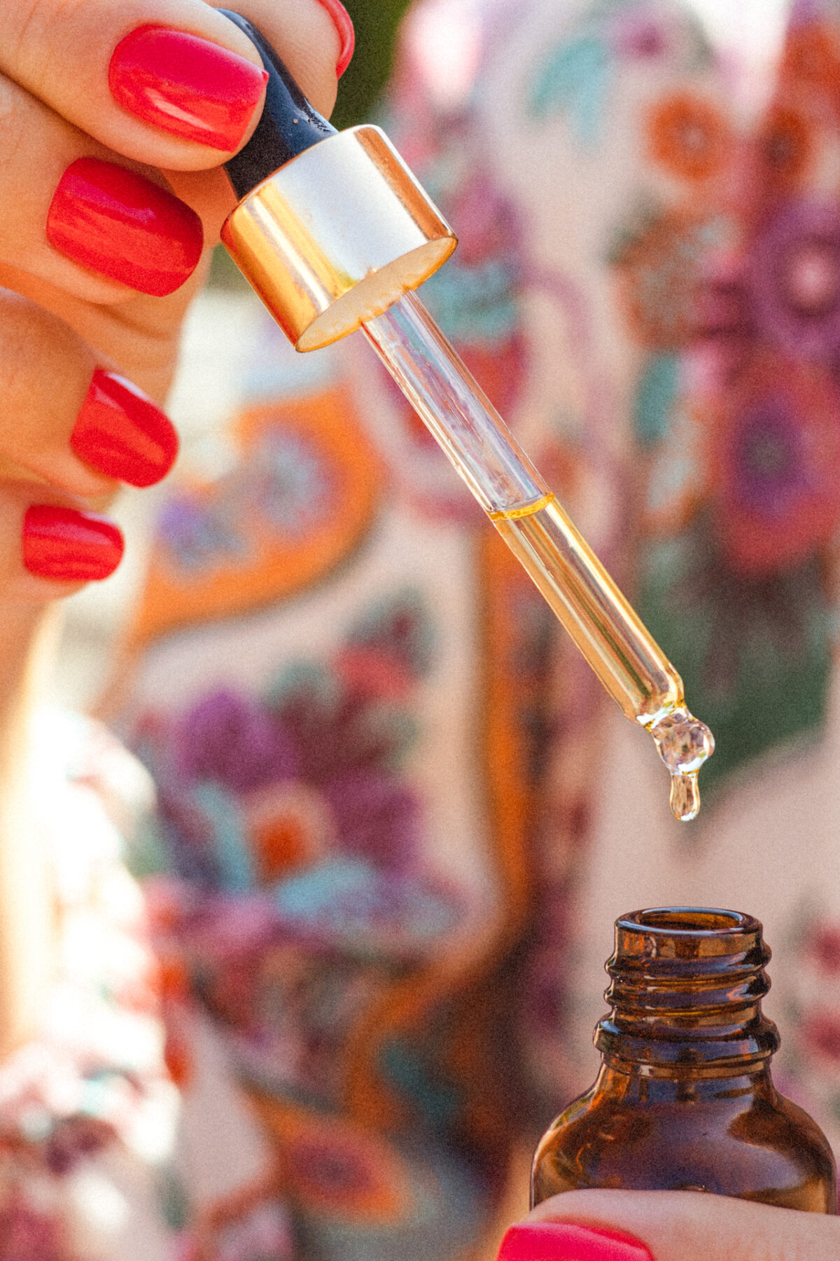 złota pipeta napełniana olejkiem - warsztaty perfumiarskie warszawa