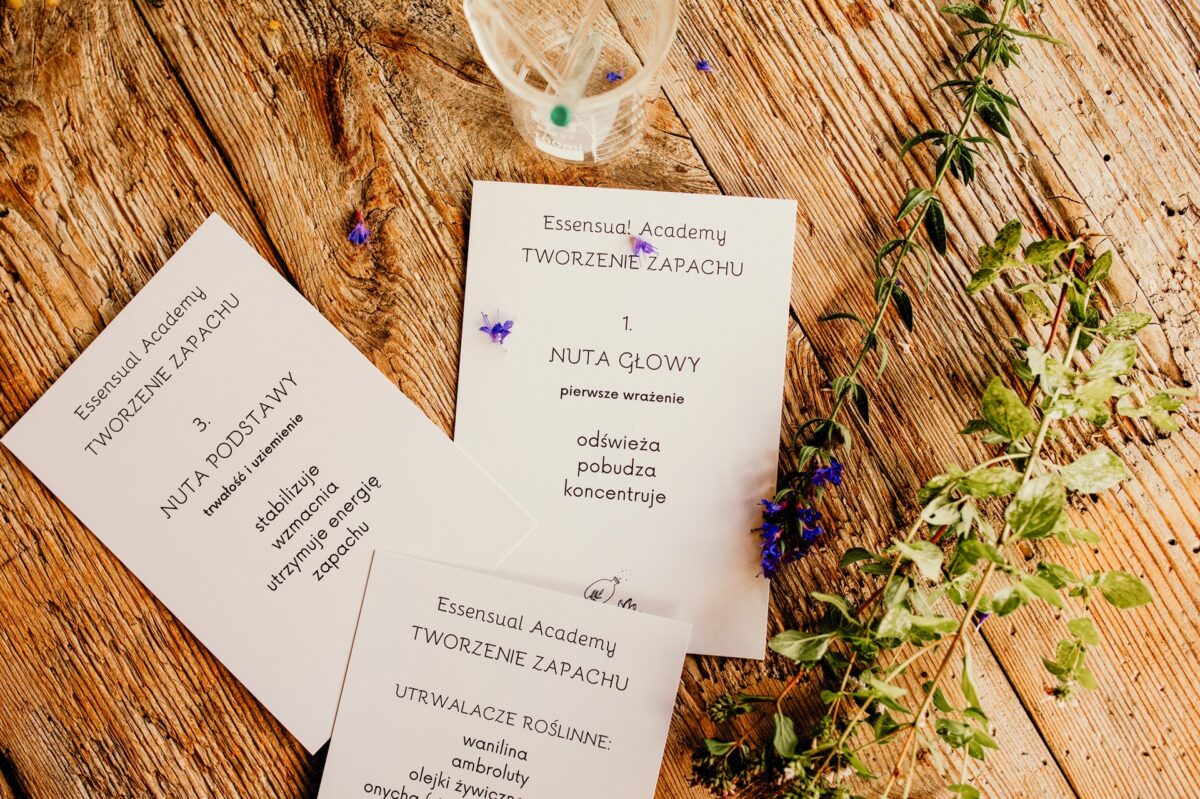 Akcesoria do pracy z zapachem – profesjonalne narzędzia z warsztatu perfumiarskiego